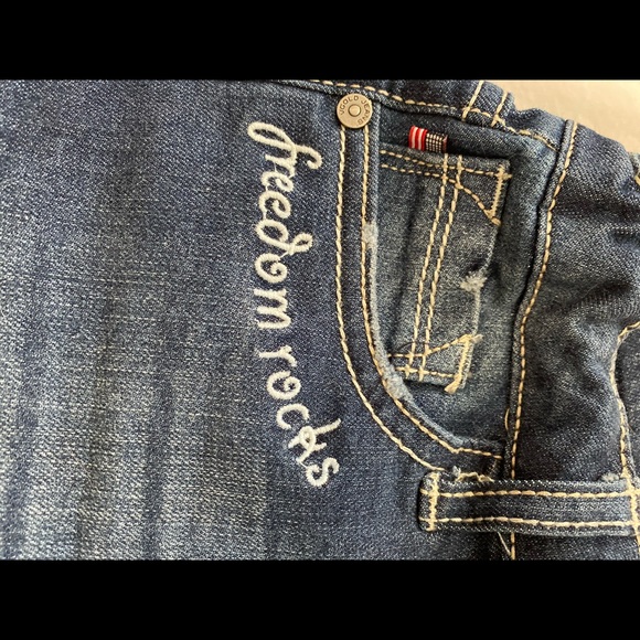 Shorts - Picture 4 of 6